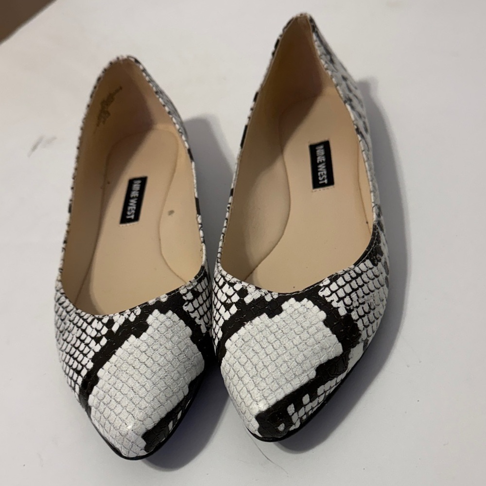 Nine West Snakeskin Patterned Flats - Picture 1 of 6